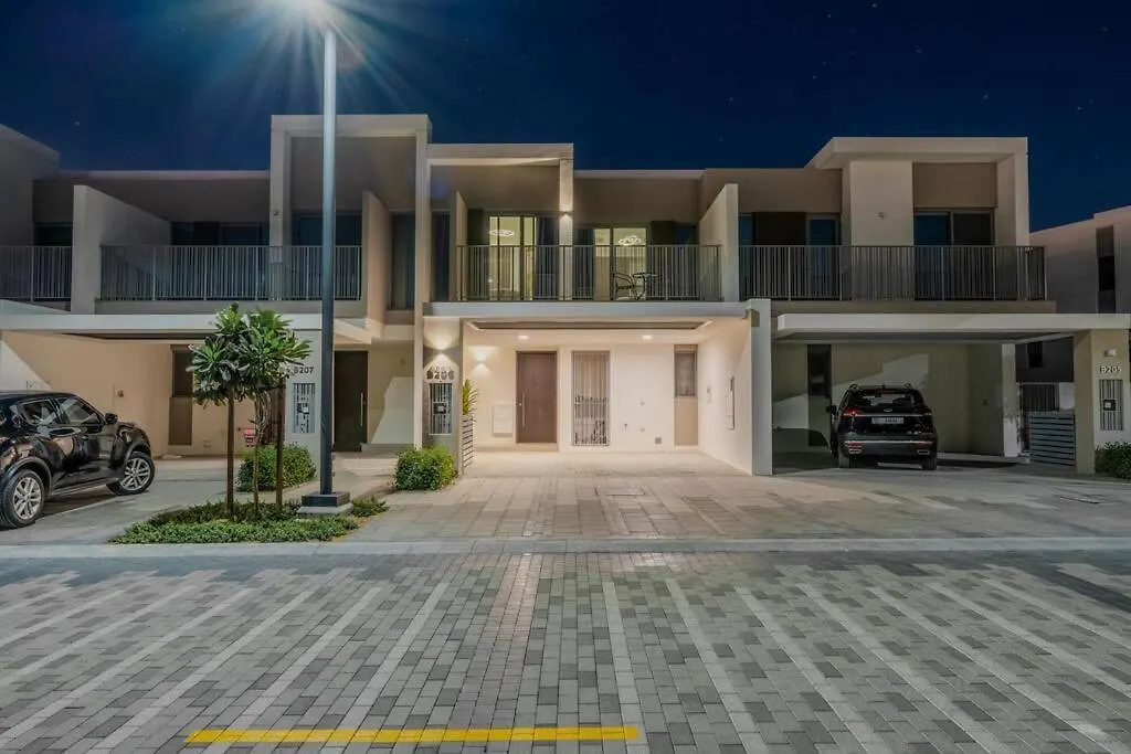 Apartment Nice 3 Bedrooms In Tilal Al Ghaf Dubai