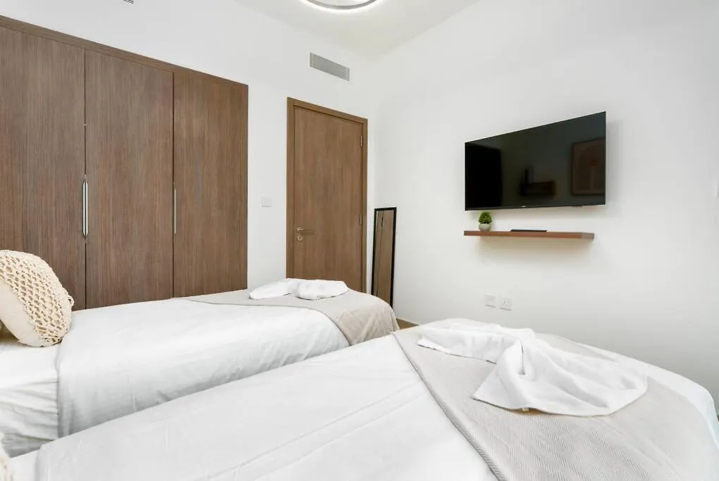 Nice 3 Bedrooms In Tilal Al Ghaf Dubai