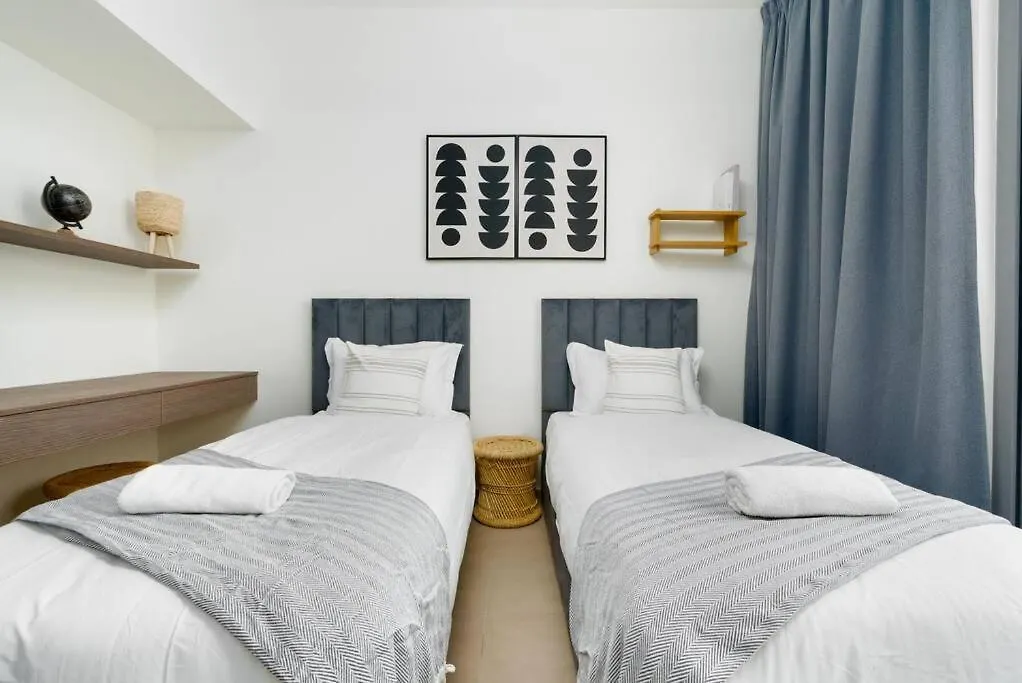 Nice 3 Bedrooms In Tilal Al Ghaf ドバイ アパート
